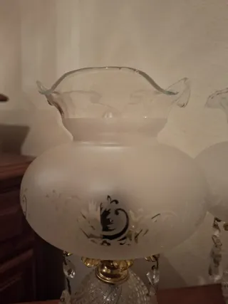 Lámpara de techo dorada con cristales