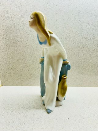 Figura de porcelana 22cm sellada y numerada