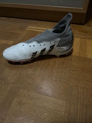 Zapatillas Fútbol Adidas Predator sin cordones
