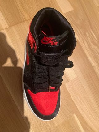 Nike Air Jordan 1 Retro HI OG Negro Rojo