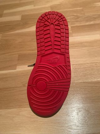 Nike Air Jordan 1 Retro HI OG Negro Rojo