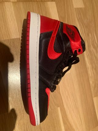 Nike Air Jordan 1 Retro HI OG Negro Rojo