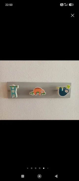 Perchero de pared con perezosos