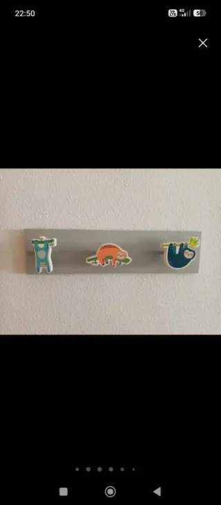 Perchero de pared con perezosos