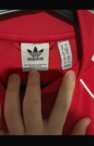 Chaqueta Adidas Roja con Rayas Blancas