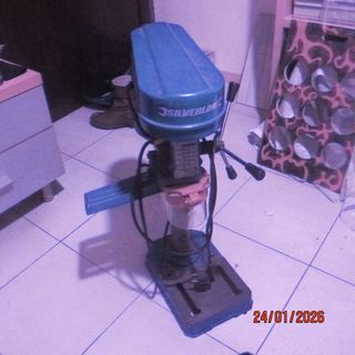 Taladro de columna azul