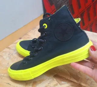 Zapatillas Converse Altas Negras y Amarillas