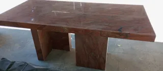 Mesa de granito roja y negra