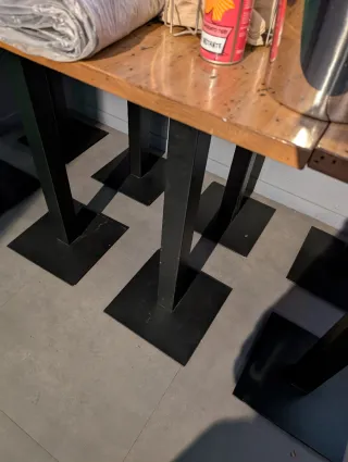 Mesa alta y 4 taburetes madera y metal