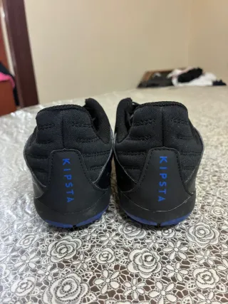 Botas de fútbol negras