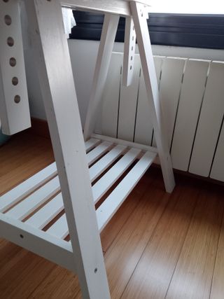 Mesa de dibujo de madera y cristal