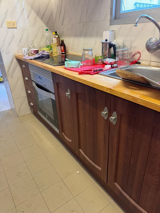 Armarios de cocina y puertas de madera c/modulo 50