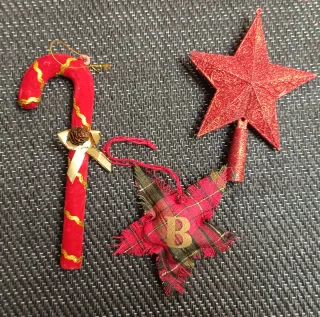 Lote adornos Navidad: bolas colgantes y cestas