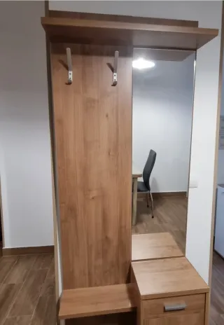 Mueble recibidor madera y espejo
