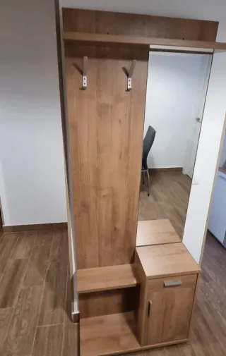 Mueble recibidor madera y espejo