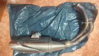 Escape Kawasaki Z650 de serie