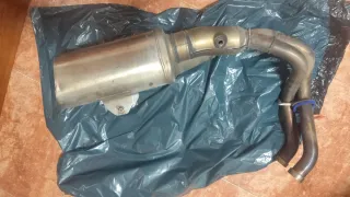 Escape Kawasaki Z650 de serie