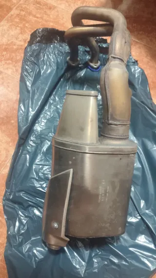 Escape Kawasaki Z650 de serie