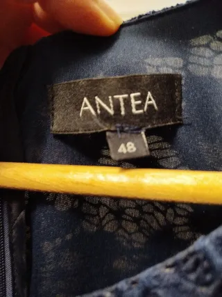 Vestido fiesta azul encaje lunares