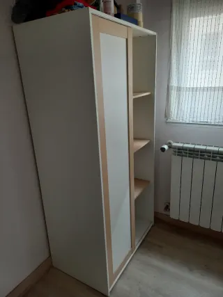Armario infantil madera y blanco