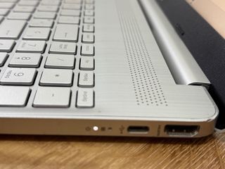 Portátil HP Lenovo Ryzen 5 8GB 500GB SSD