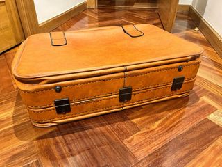 Maleta de cuero antigua cuidada