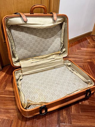 Maleta de cuero antigua cuidada