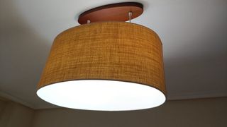 Lámpara de techo tela y madera