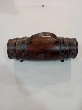 Porta oggetti/bottiglie in legno e cuoio