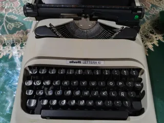Máquina de escribir Olivetti