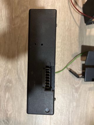 Cajas y conectores radio SEAT vintage