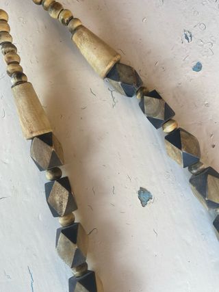 Collana vintage geometrica beige e nera