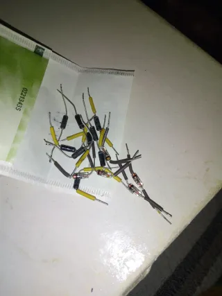 Lotto di Diodi Elettronici