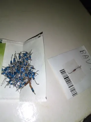 Lotto di Diodi Elettronici