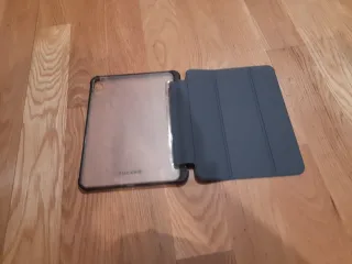 Funda Tucano Satin Folio iPad 10ª Gen Gris