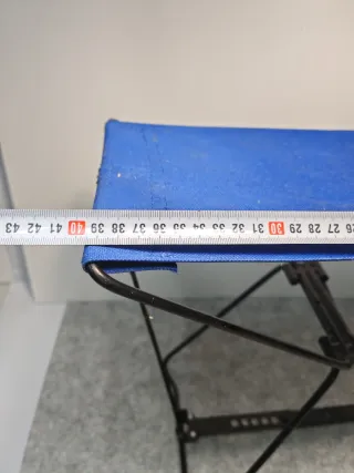 Silla plegable azul para pesca