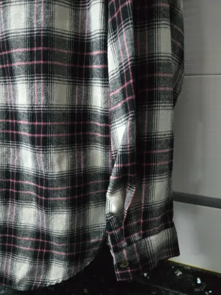 Camisa Pacific República cuadros negros y rosa