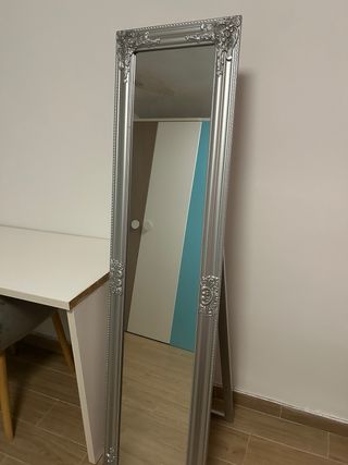 Espejo de pie plateado