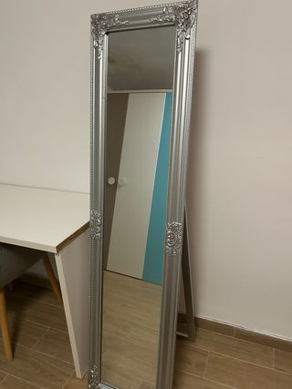 Espejo de pie plateado