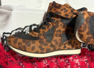 Botines cuña estampado leopardo