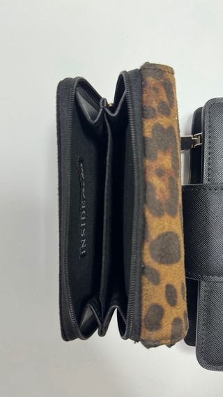 Cartera leopardo negra y marrón