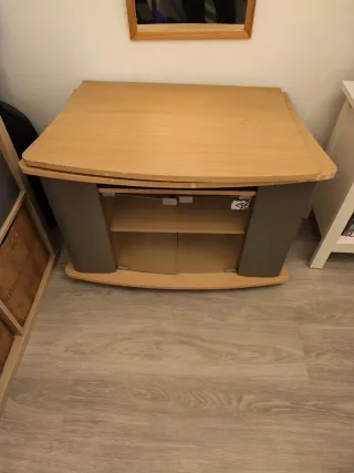 Mueble TV con ruedas y vitrina