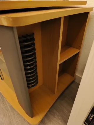 Mueble TV con ruedas y vitrina