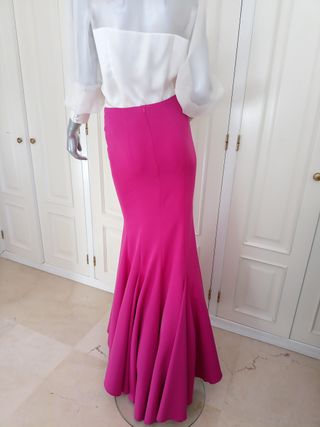 Conjunto Falda Rosa y Blusa Blanca