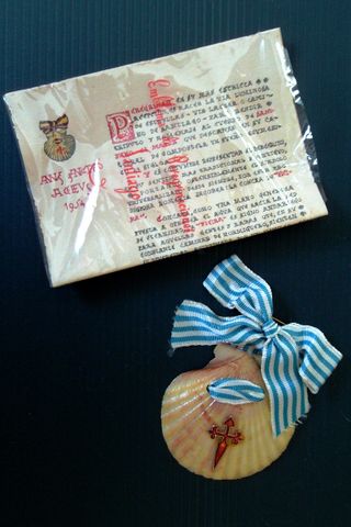 Antiguo emblema de peregrinación a Compostela