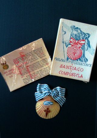Antiguo emblema de peregrinación a Compostela