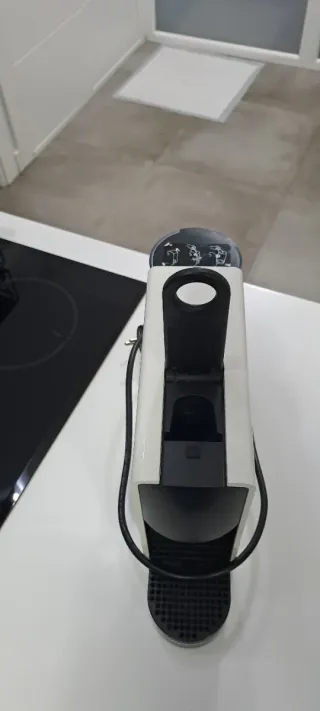 Cafetera Nespresso Essenza Mini Blanca