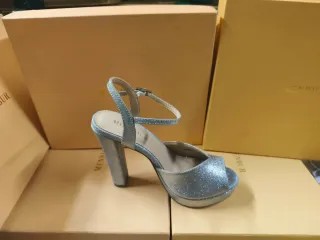 Zapatos de fiesta plateados MENBUR