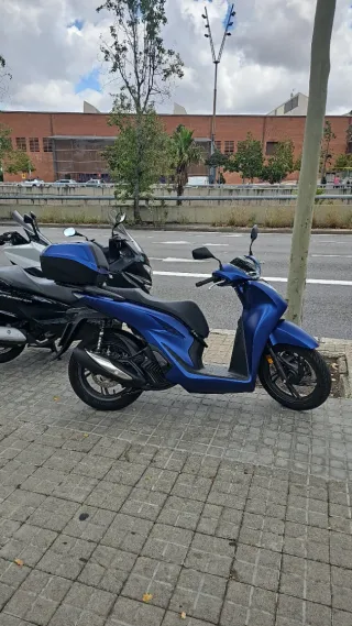 Honda SH 125i Scooter