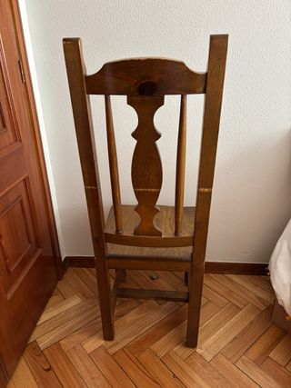 Silla de madera rústica SIN cojín.